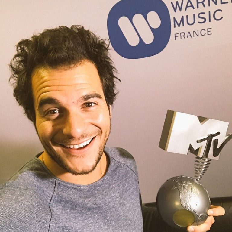amir-wins-mtv-ema-2016-e1478518179986