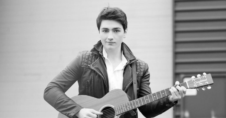 Brendan Murray acoustic