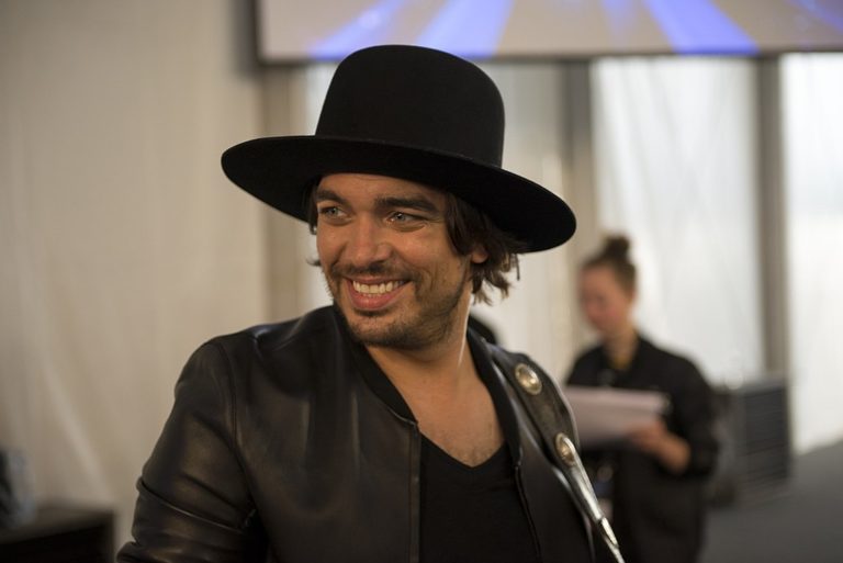 1024px-The_Common_Linnets,_ESC2014_Meet_&_Greet_09