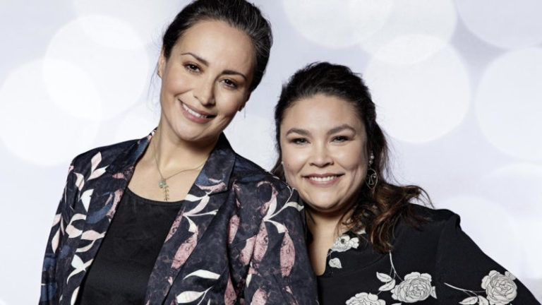 Julie-Nina-800x450