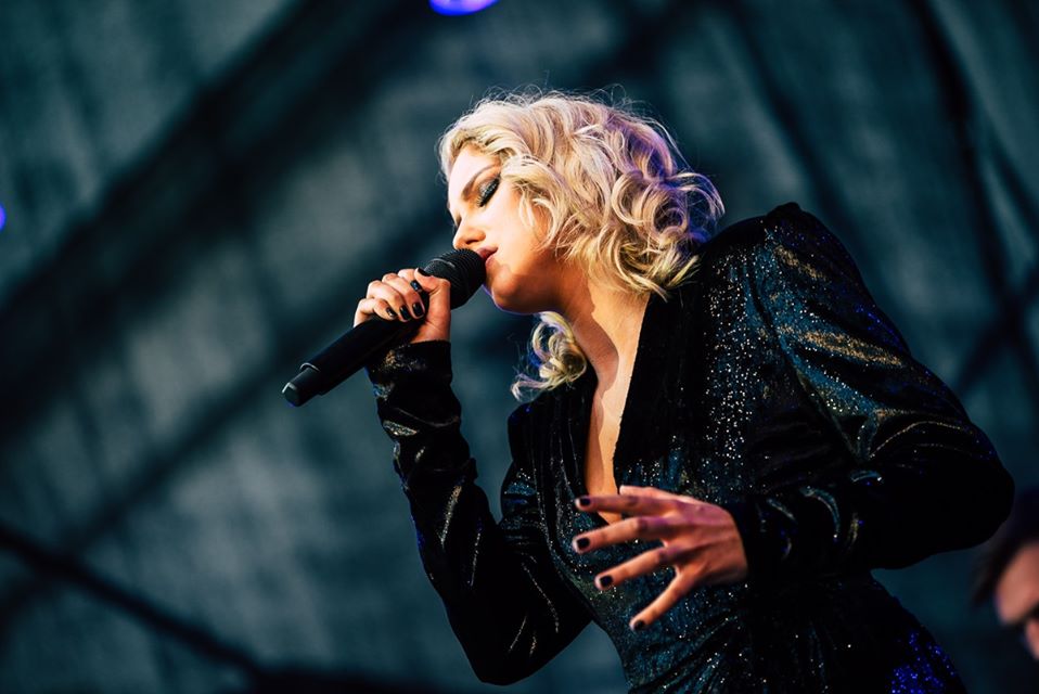 Λιθουανία: H νικήτρια του X Factor, Monique, θα συμμετάσχει στο “Eurovizijos Atranka 2020”