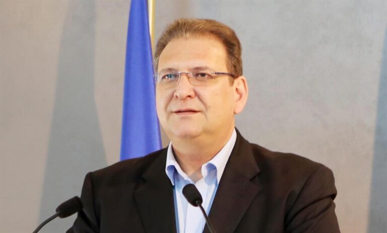 Βίκτωρας Παπαδόπουλος central