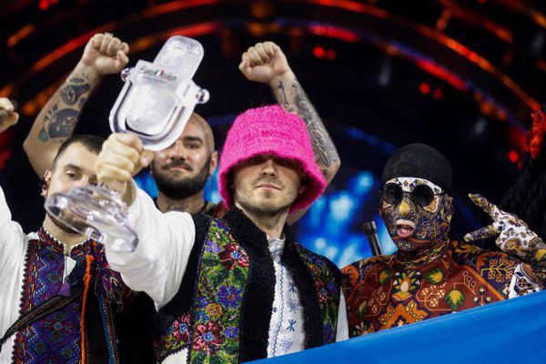 Ουκρανία: Στα 900.000$ πούλησαν το βραβείο της Eurovision 2022 οι Kalush Orchestra
