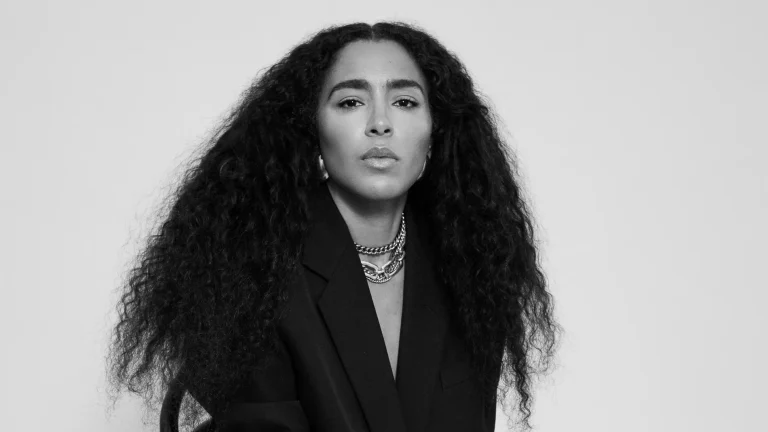 Loreen κατσαρίδα