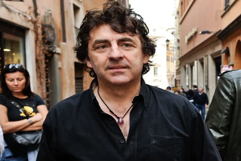 Claude-Barzotti-Bio
