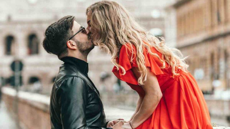 “Kissing Tartu”: η συναυλία των 20 γιούροσταρ που θα κορυφωθεί με ένα ομαδικό φιλί
