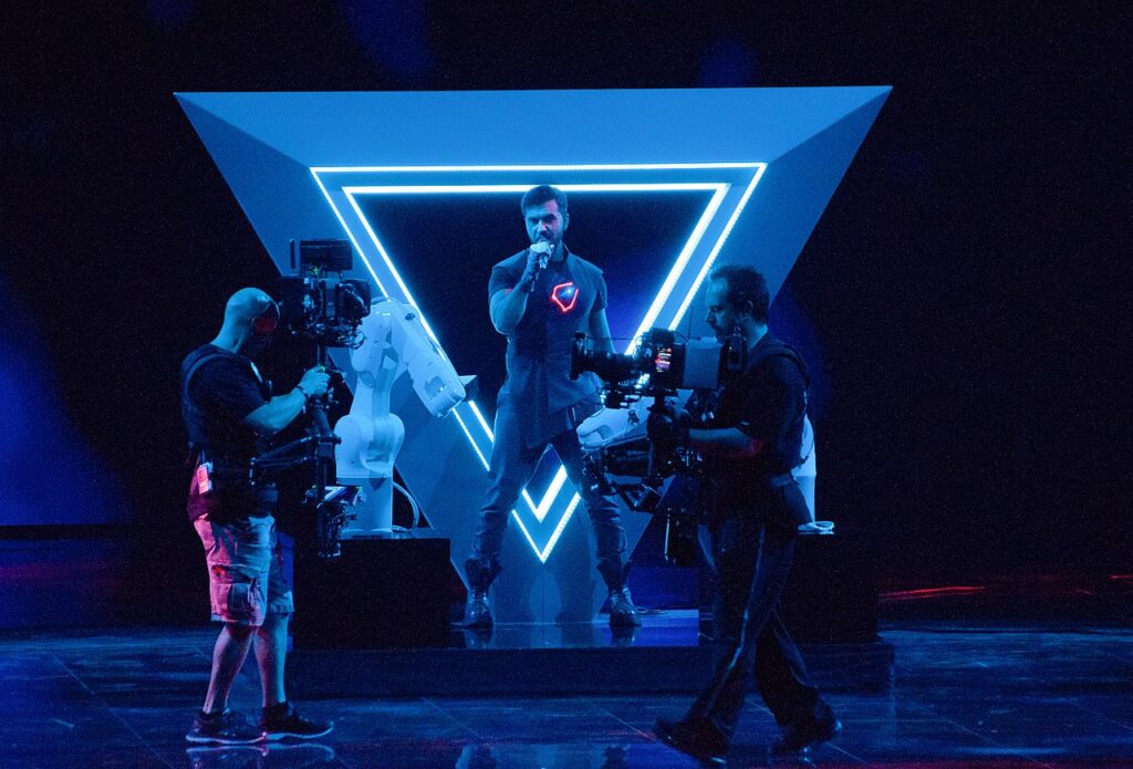 1280px-Chingiz-Semifinal2-dress-rehearsal-20190516-EuroVisionary-1024x695 Αζερμπαιτζάν  