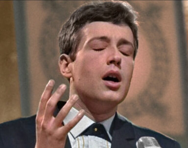 Ο António Calvário εκπροσωπεί την Πορτογαλία στη Eurovision 1964