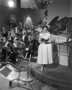 Raquel-Rastenni-240x300 1958 Χίλβερσουμ Ολλανδία  
