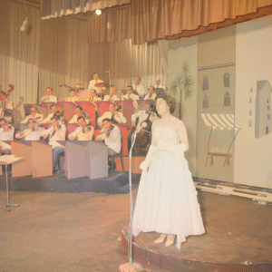 Tonina-Torrielli-con-Amami-se-vuoi-Italia-1956a-300x300 Lys Assia - Refrain  