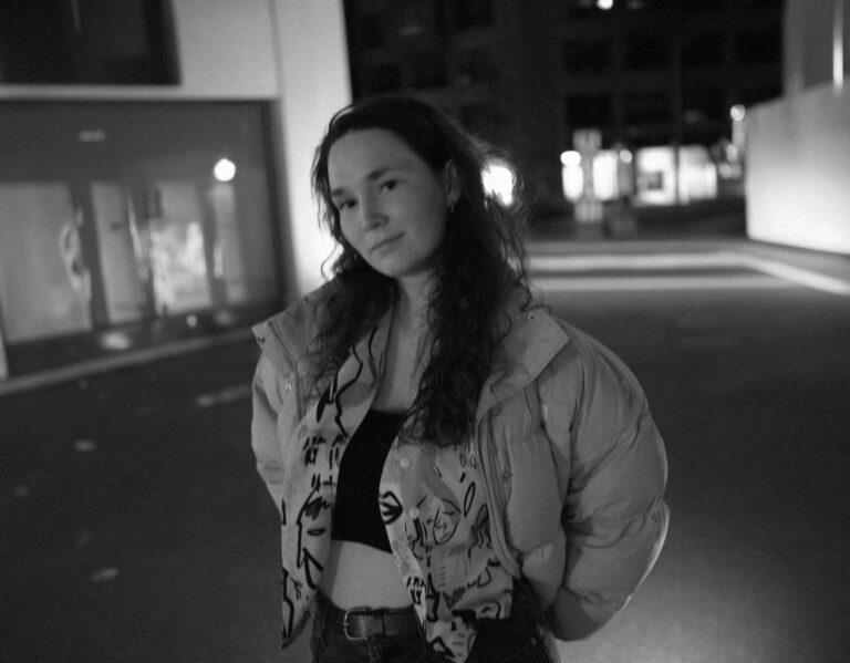 Zoë Më