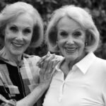 Alice and Ellen Kessler, τα θρυλικά Kessler Twins, πορτρέτο. Γερμανίδες χορεύτριες και τραγουδίστριες που πέθαναν μαζί τον Νοέμβριο του 2025. Eurovion 1959, Lido Paris, Le Gemelle Kessler. Kessler Twins, Alice Ellen Kessler, Eurovision 1959, Πέθαναν μαζί, Lido Paris