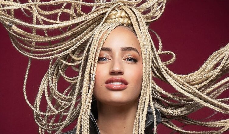 Η Monroe Rigby, η εκπρόσωπος της Γαλλίας στη Eurovision 2026 στη Βιέννη.