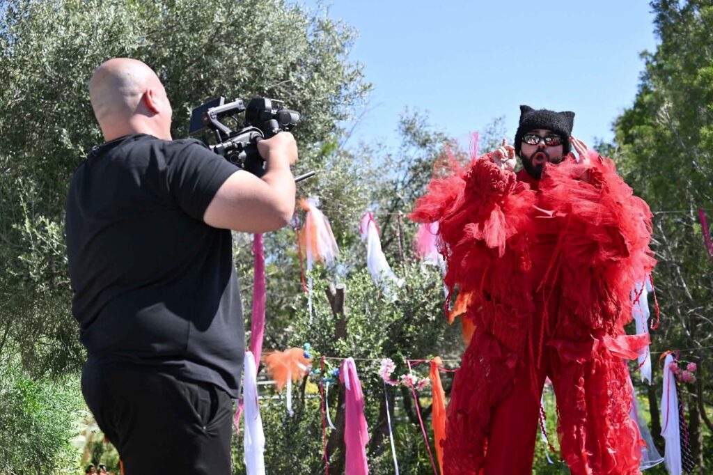 1000013103-1024x682 Ο Akylas «εισβάλλει» στο Νεοχώρι: Το ανατρεπτικό guest στη σειρά «Το Παιδί» πριν τη Eurovision! Eurovision 2026 Ελλάδα  