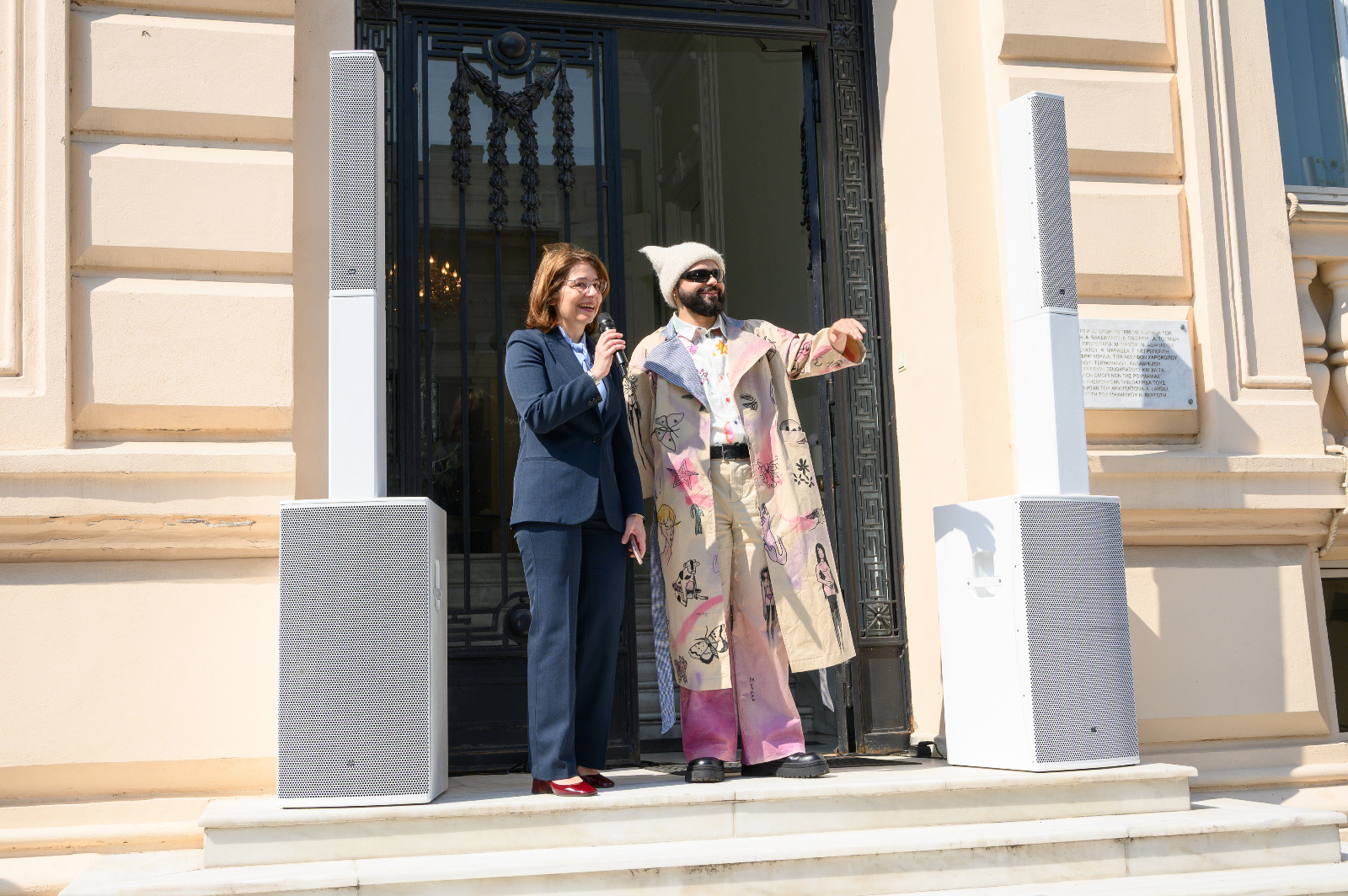 Ο Akylas στη σκηνή του London Eurovision Party 2026 ερμηνεύοντας το Ferto.