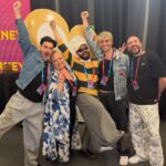 Ο Akyla μετα την πρώτη πρόβα της Ελλάδας για τη Eurovision 2026 με την υπογραφή του Φωκά Ευαγγελινού.