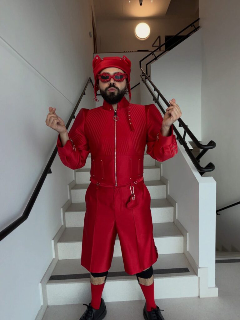 WhatsApp-Image-2026-05-13-at-20.04.50-768x1024 Eurovision 2026: Ο Ακύλας αποκαλύπτεται στη Βιέννη – Το «διπλό» παιχνίδι, το ατύχημα και το νέο άλμπουμ Eurovision 2026 Ελλάδα  