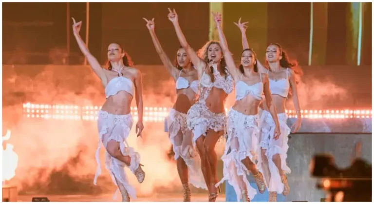 Η σκηνή της Eurovision 2026 στη Βιέννη έτοιμη για τον Β' Ημιτελικό.