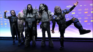Ο Mr. Lordi μιλάει στον απεσταλμένο Γρηγόρη Ευσταθιάδη για τον Ακύλα στη Βιέννη.
